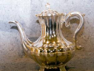 Everything assembled, old ivory insultors reconstructed